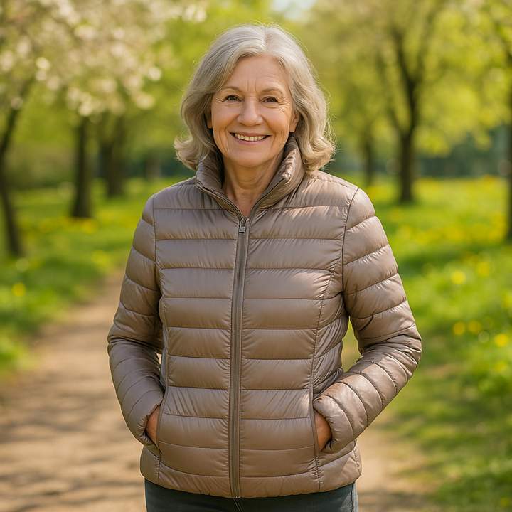 ULLA ÜBERGANGSPOLSTERTE JACKE | CHAMPAGNE