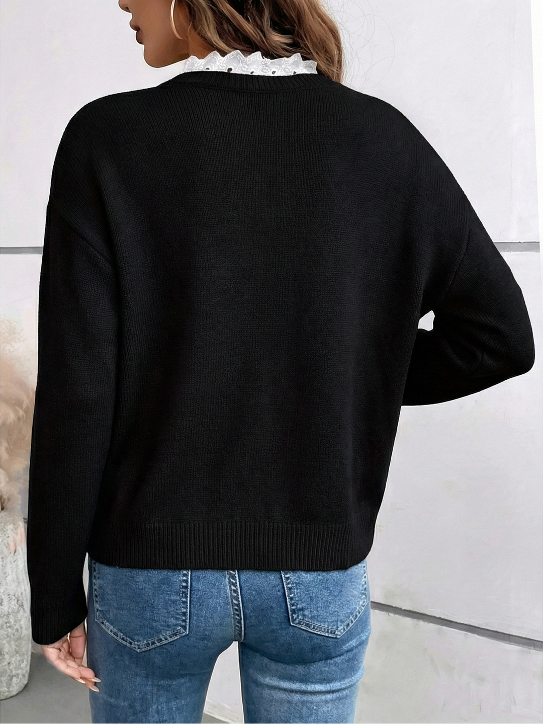 Céline | Eleganter Strickpullover mit Spitzenkragen