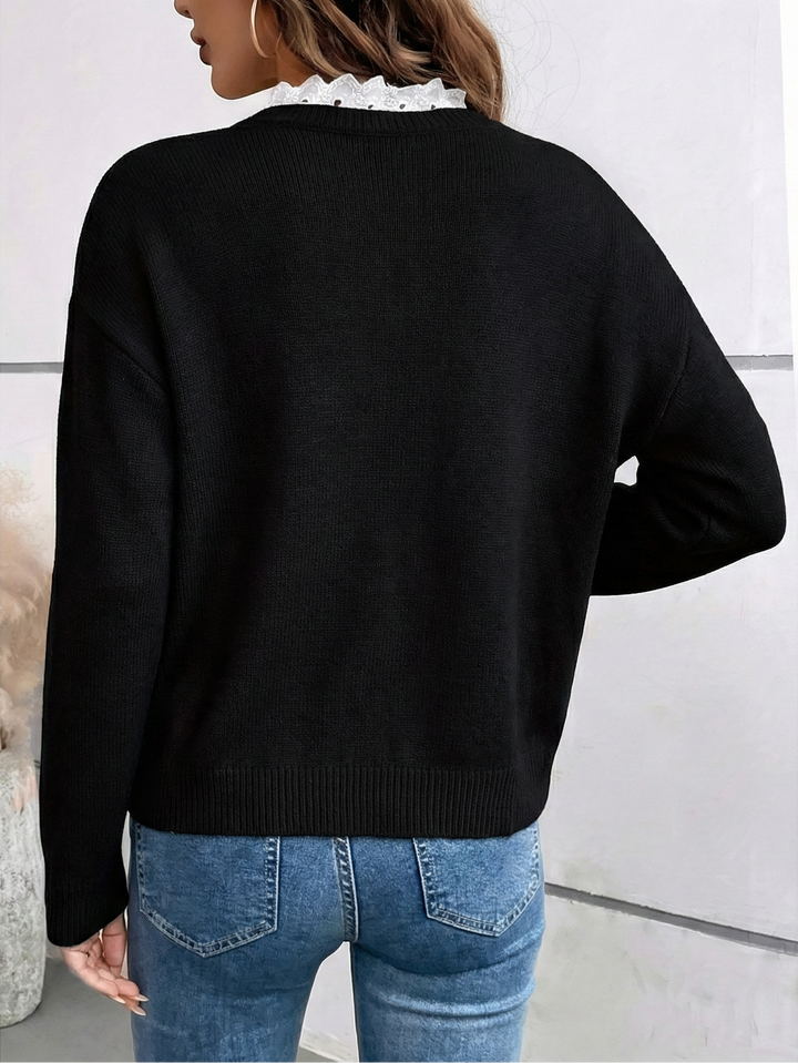 Céline | Eleganter Strickpullover mit Spitzenkragen