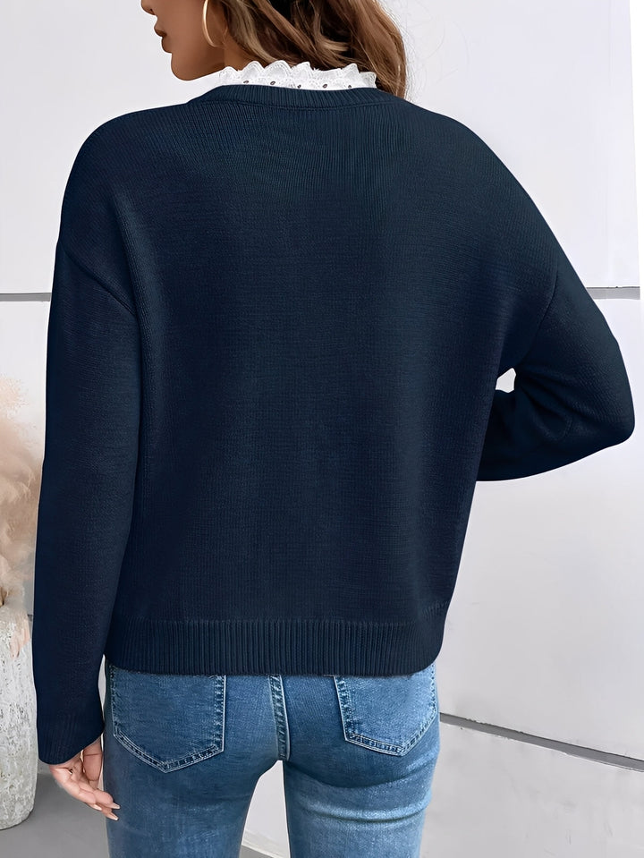 Céline | Eleganter Strickpullover mit Spitzenkragen