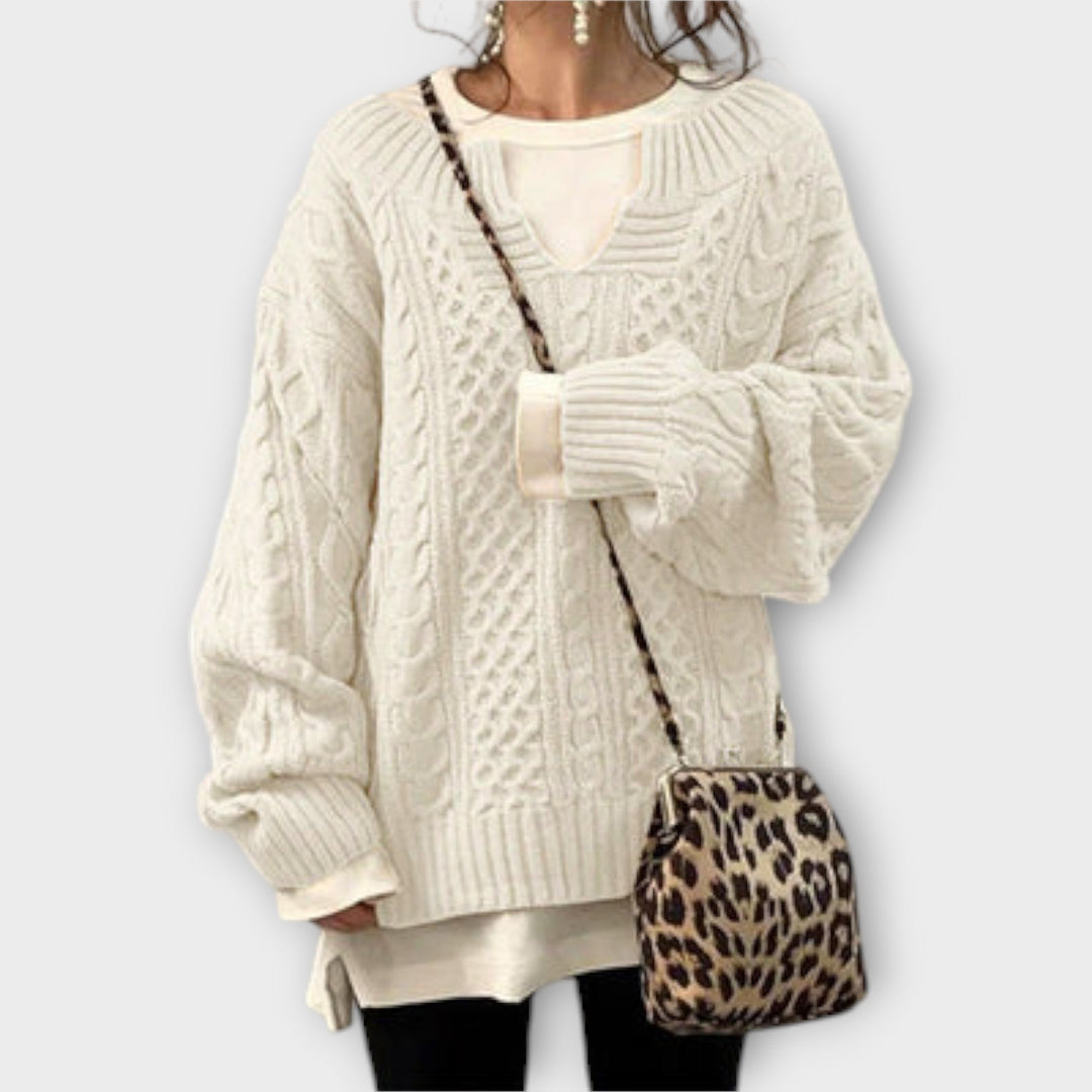 Genau passender Pullover mit Zopfmuster