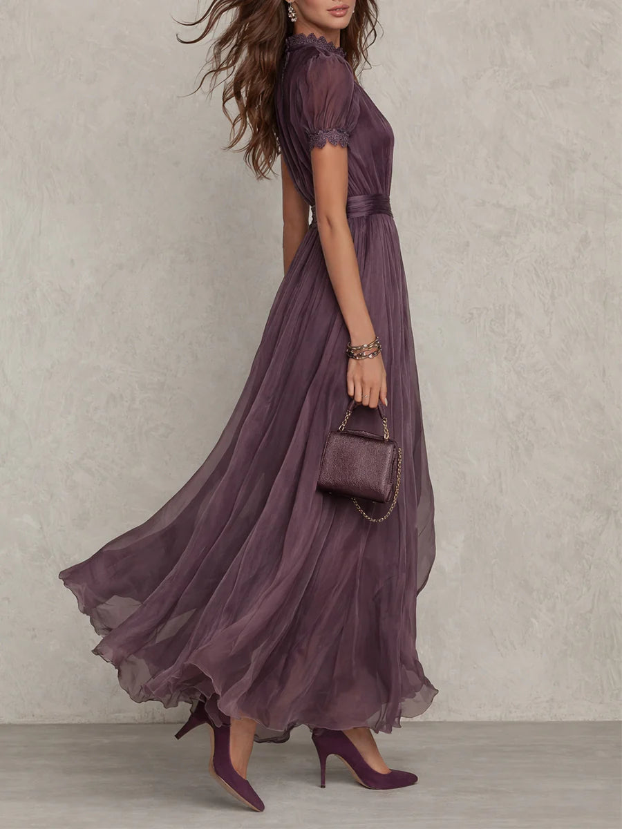 Flavia | Langes lila Kleid mit Schlüssel-Ausschnitt