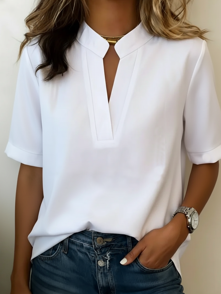 Margaux | Elegante Bluse mit V-Ausschnitt und goldenen Details